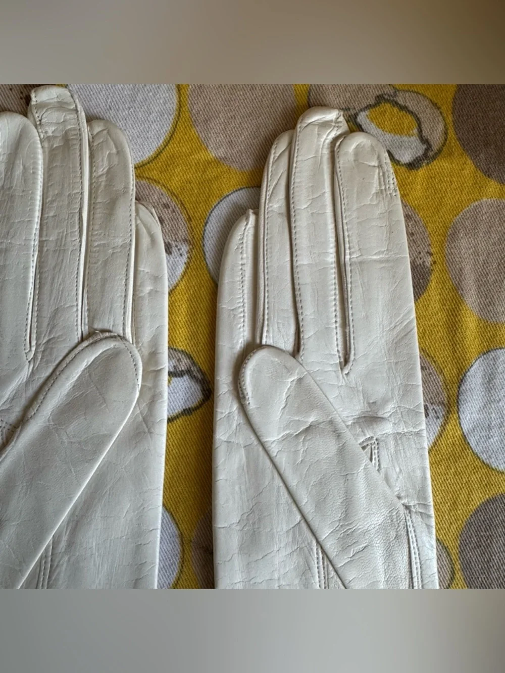 Vintage NWT Grandoe silk lined Leathers cream gloves size 6